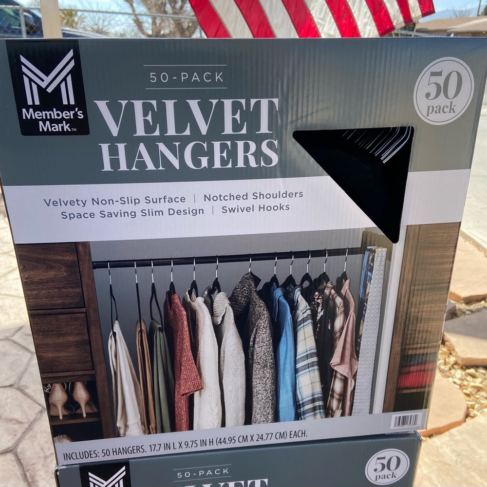 G Home Collection Black Velvet Closet Hangers Space-Saving Storage